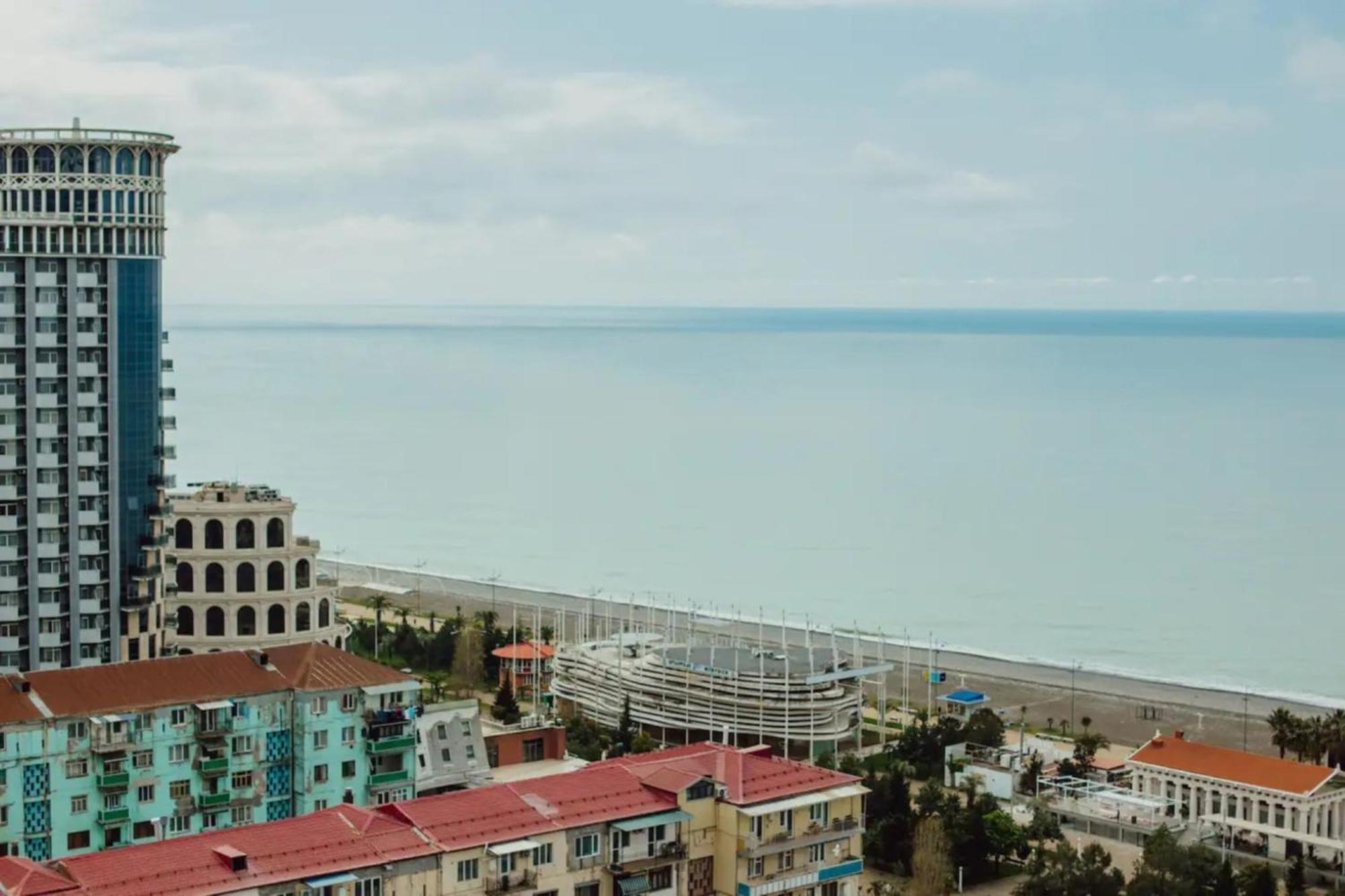Relax And Unwind Premier Sea View Aparthotel In Batumi Exteriör bild