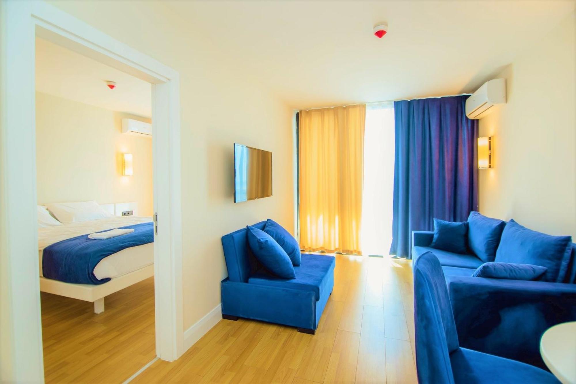 Relax And Unwind Premier Sea View Aparthotel In Batumi Exteriör bild