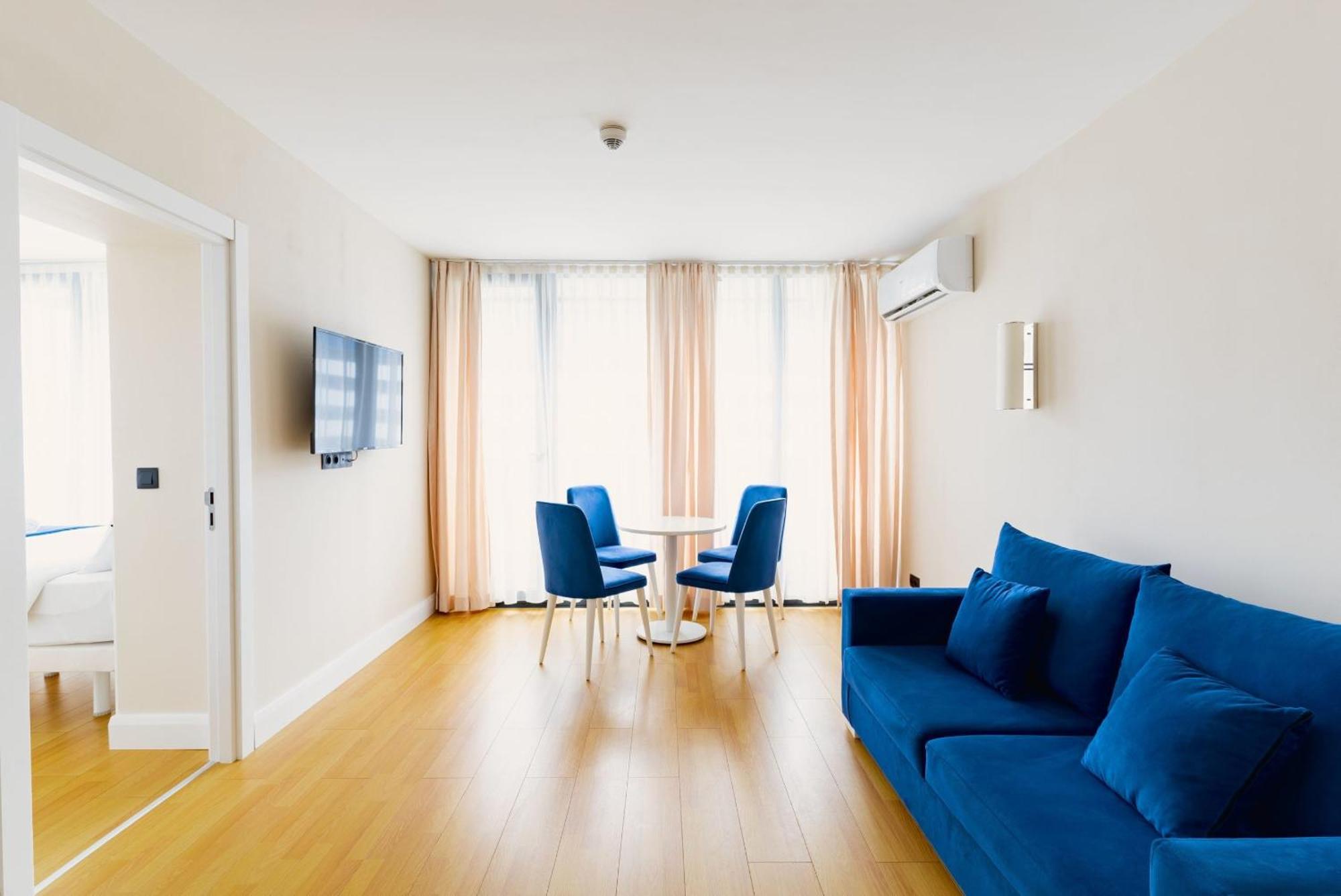 Relax And Unwind Premier Sea View Aparthotel In Batumi Exteriör bild