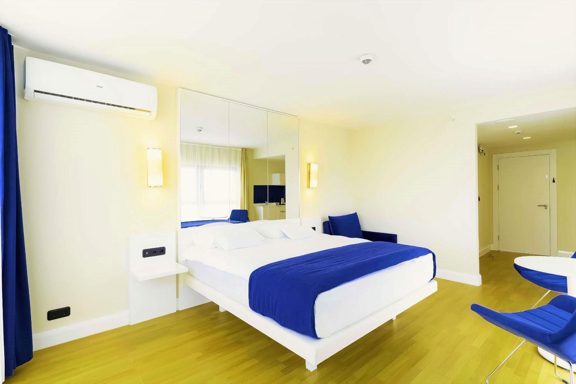 Relax And Unwind Premier Sea View Aparthotel In Batumi Exteriör bild
