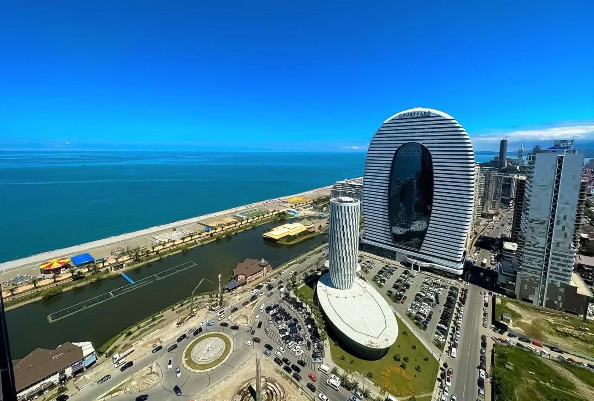 Relax And Unwind Premier Sea View Aparthotel In Batumi Exteriör bild