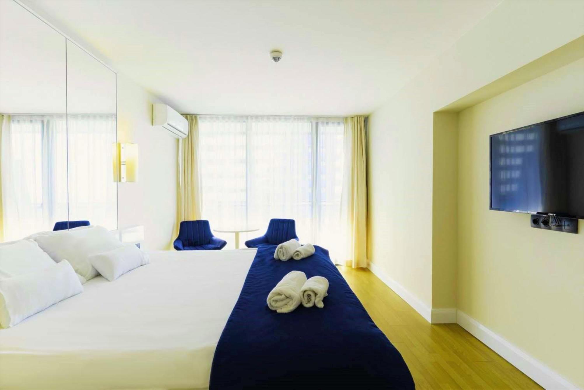 Relax And Unwind Premier Sea View Aparthotel In Batumi Exteriör bild
